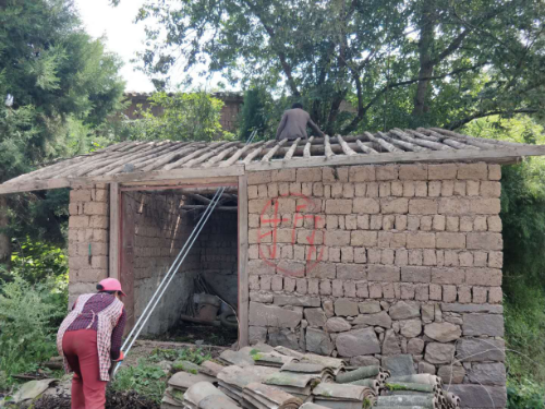 马鹿塘乡简报44期马鹿塘乡：一天内群众自愿拆除42宗临违建筑8月28日201