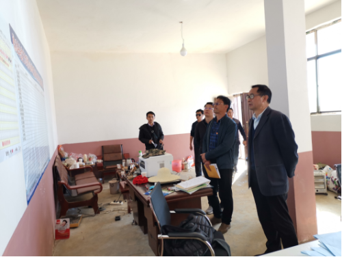 县委书记焦林同志一行深入乌蒙乡开展地质灾害搬迁调研525