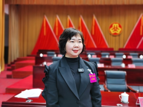 刘艳