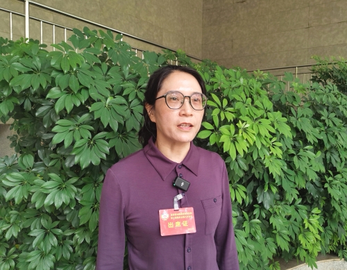 同期声：政协委员张学玮