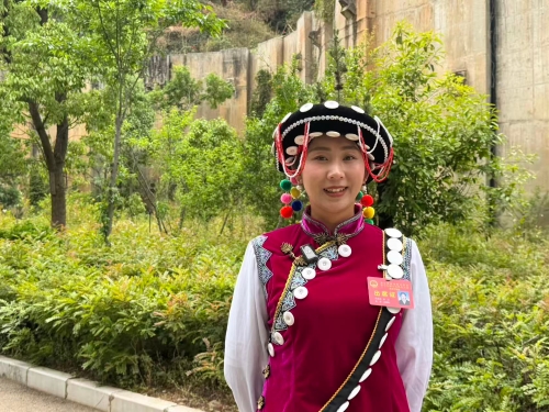 人大代表 虎国艳